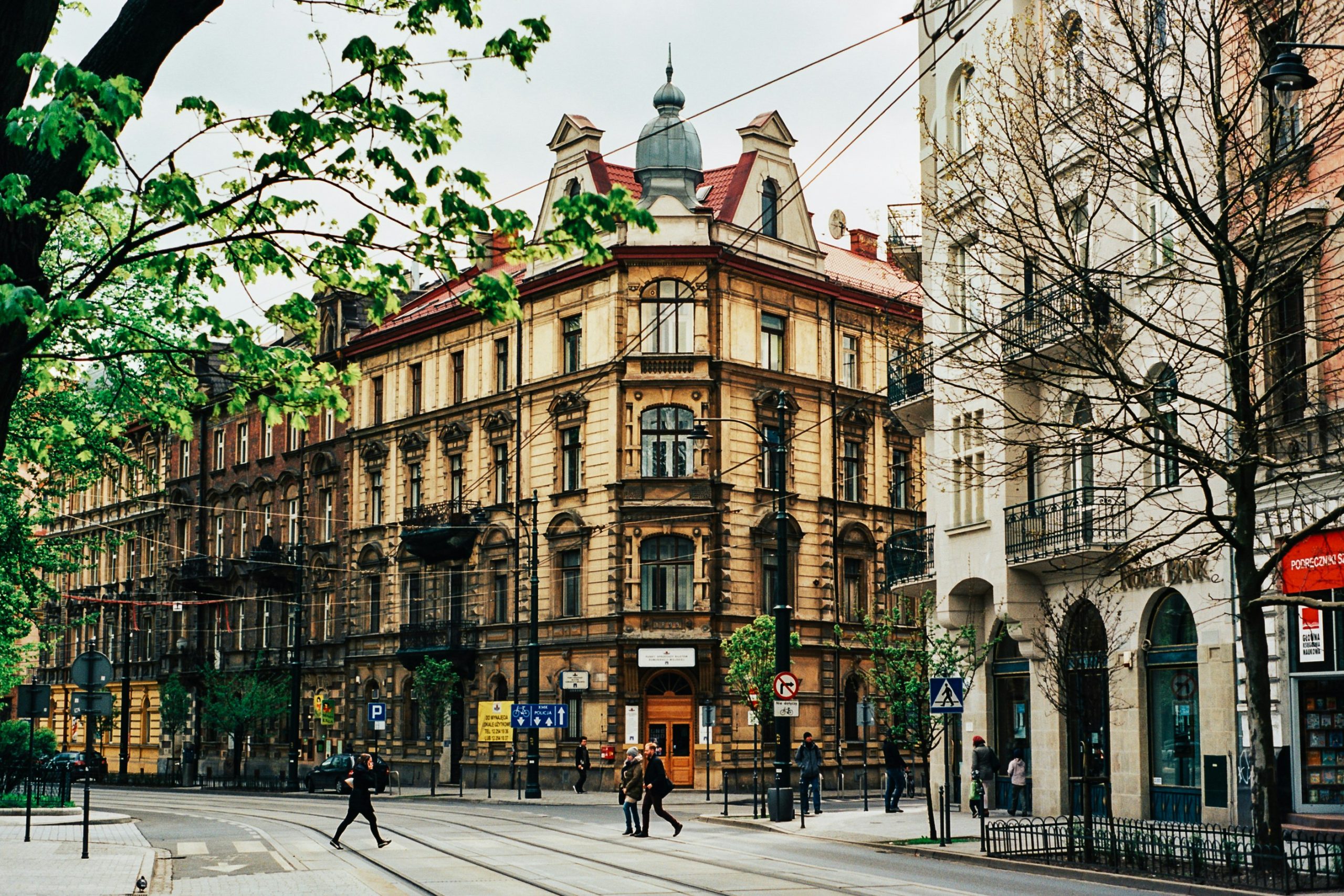 How to Avoid Mistakes While Obtaining a Work Permit in Poland