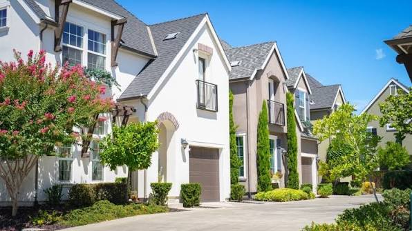 California Home Prices Hold Near $900,000, but Mortgage Rates Above 7% Cloud the Fall Market